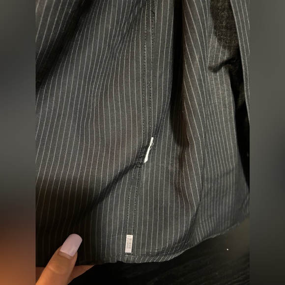 Quicksilver black collared button up short sleeve shirt sm pin stripes/size xl - Picture 6 of 6